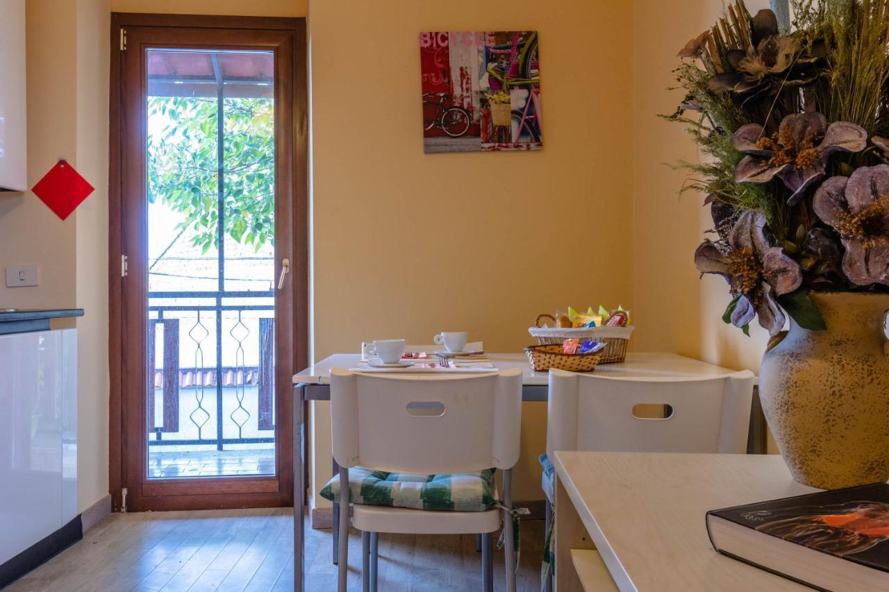 Casa Vacanza Spirito Libero Pianello  الغرفة الصورة